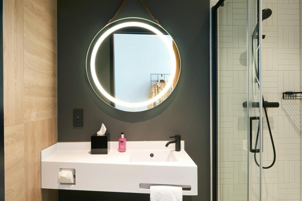 Moxy Amsterdam Schiphol Airport Otel Hoofddorp Dış mekan fotoğraf