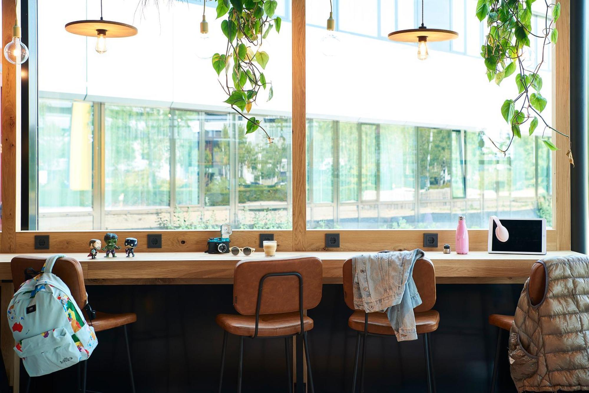 Moxy Amsterdam Schiphol Airport Otel Hoofddorp Dış mekan fotoğraf