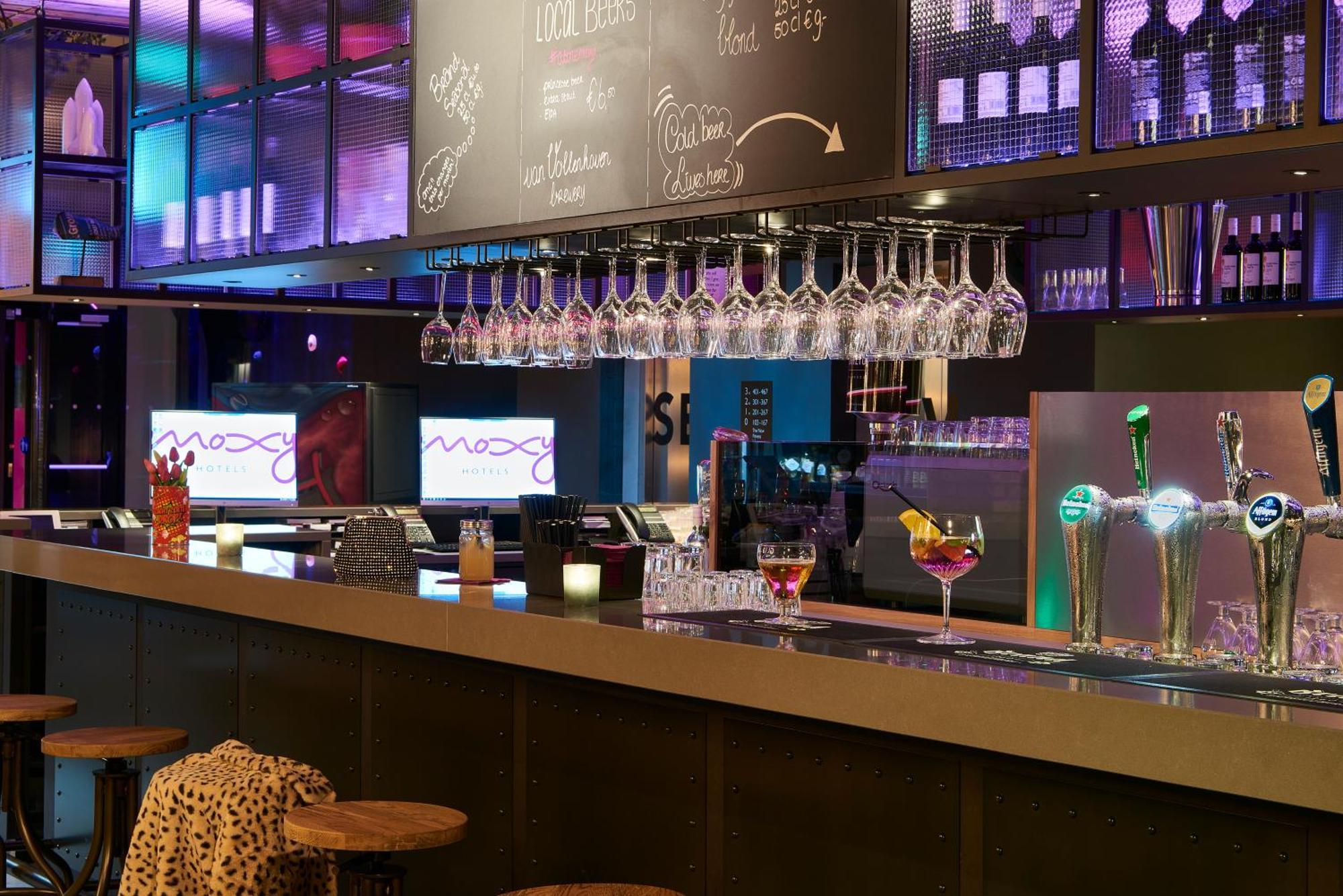 Moxy Amsterdam Schiphol Airport Otel Hoofddorp Dış mekan fotoğraf