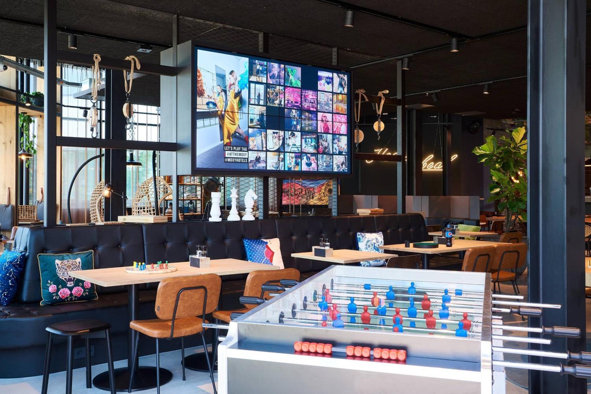 Moxy Amsterdam Schiphol Airport Otel Hoofddorp Dış mekan fotoğraf