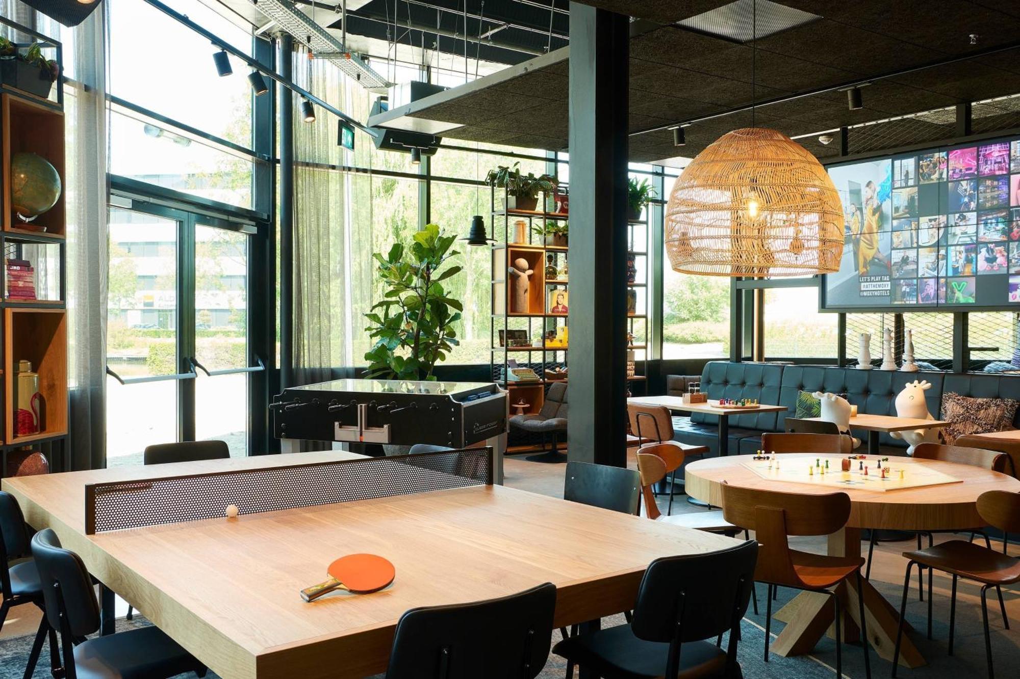 Moxy Amsterdam Schiphol Airport Otel Hoofddorp Dış mekan fotoğraf